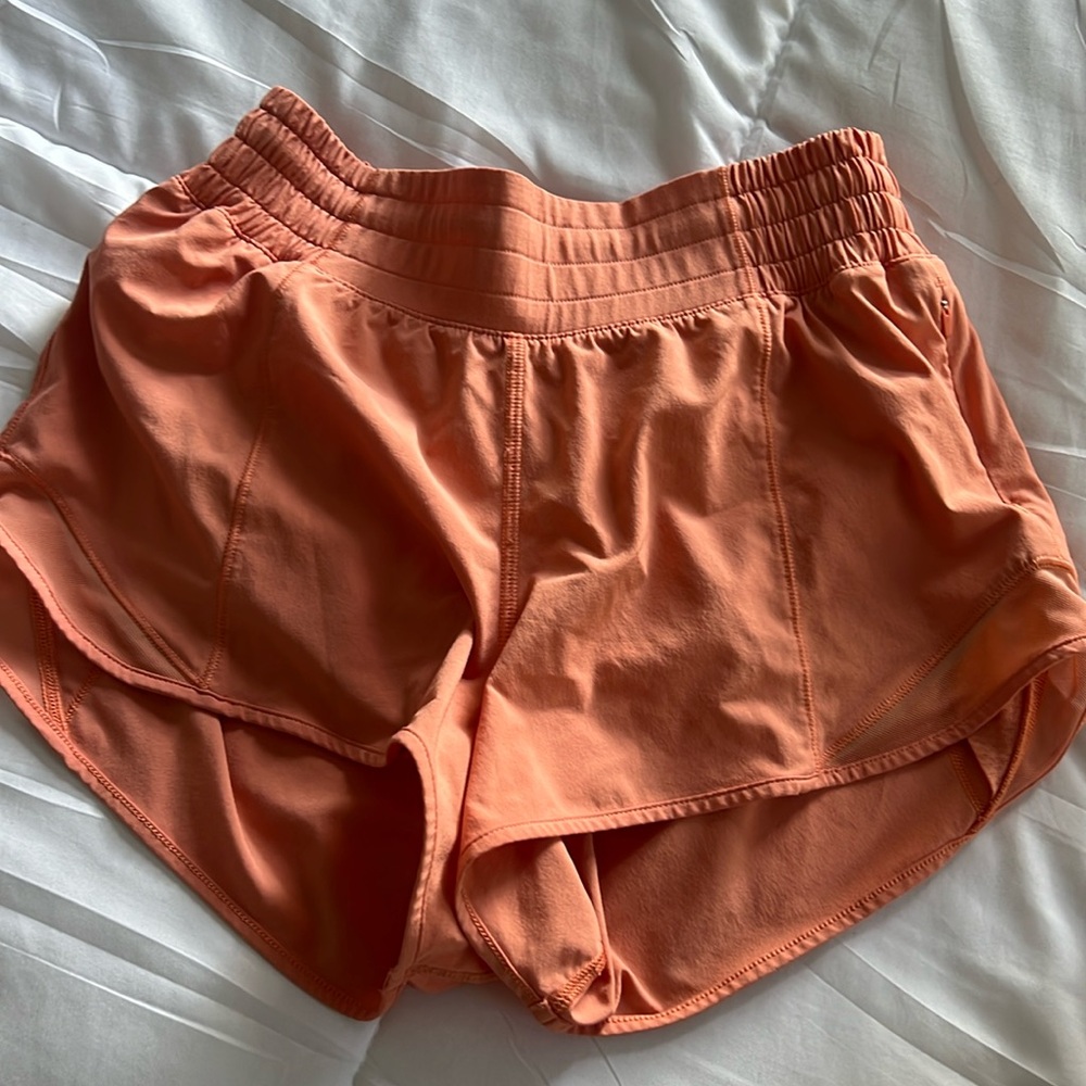 Lululemon 2.5 high rise hotty hots